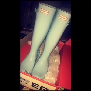 Baby blue hunter boots